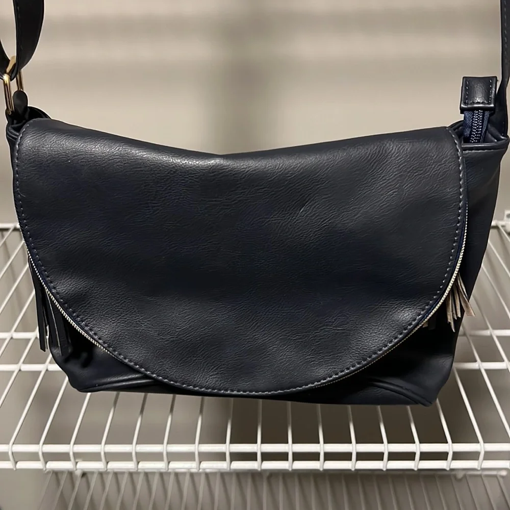 NWOT * Navy Flap Purse with Adjustable Strap